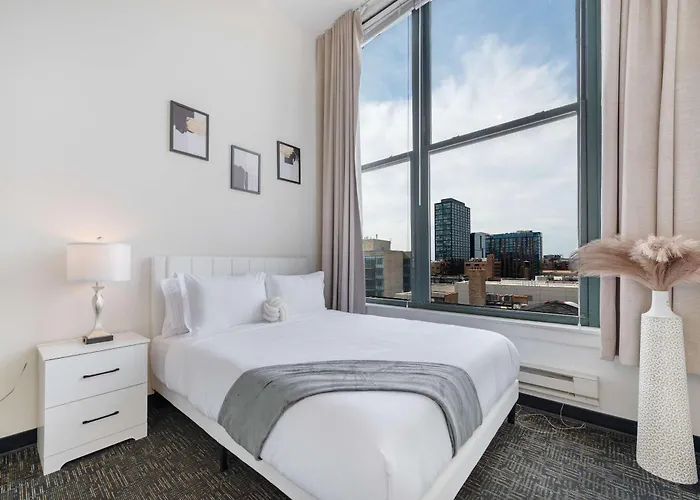 Apartamento West Loop - Views With In & Out Parking 1