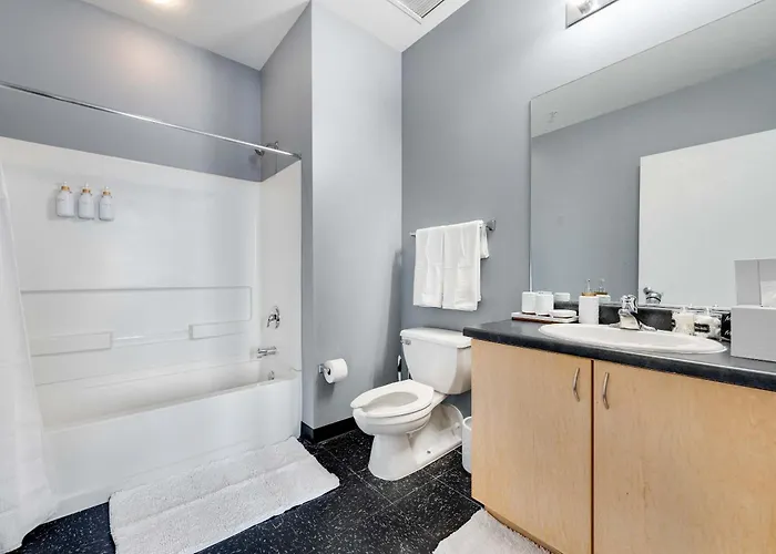 Apartamento West Loop - Views With In & Out Parking 1